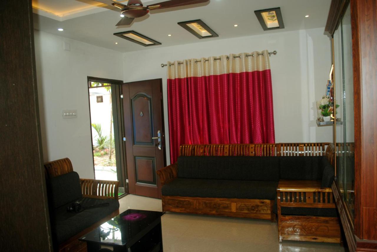 Nice Villa Irimbranallur Exterior foto