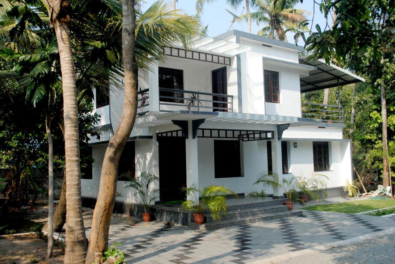 Nice Villa Irimbranallur Exterior foto